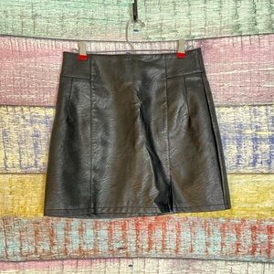 Topshop Black Faux Lether Mini Skirt Sz 6